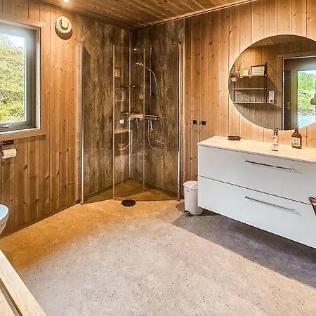 4 Bedroom In Vinje Сasa de vacaciones