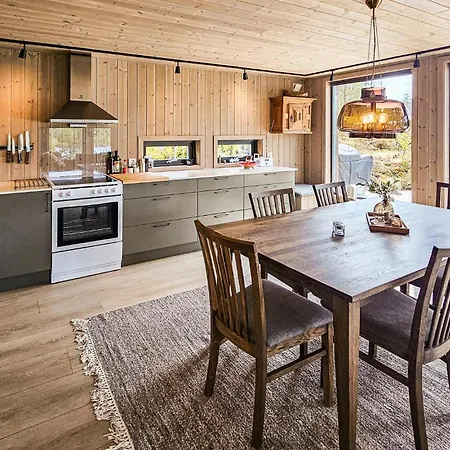 4 Bedroom In Vinje * Oyfjell